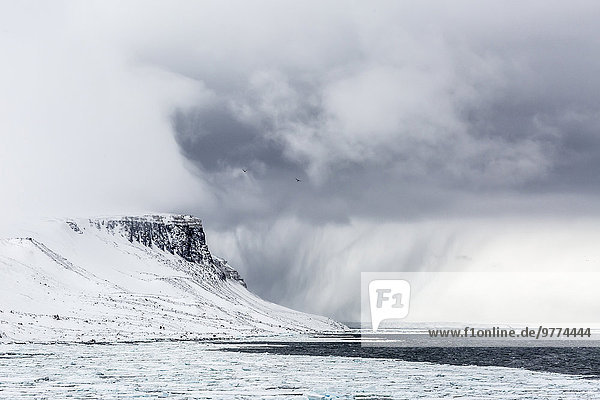 Europa Sturm nähern Norwegen Spitzbergen Arktis Skandinavien Schnee Svalbard