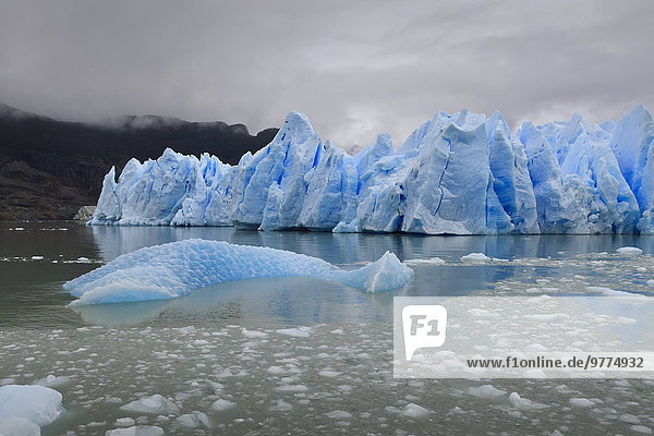Eisberg Nationalpark See blau Ansicht Gletscher Chile Patagonien Südamerika