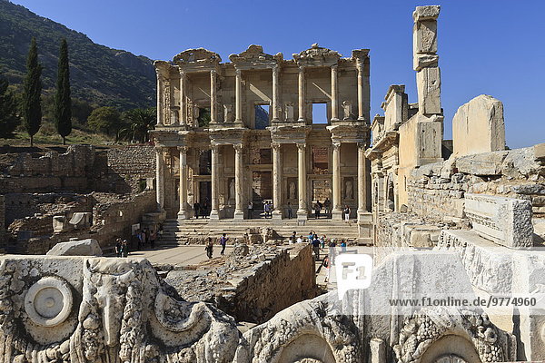 Library of Celsus  Roman ruins of ancient Ephesus  near Kusadasi  Anatolia  Turkey  Asia Minor  Eurasia