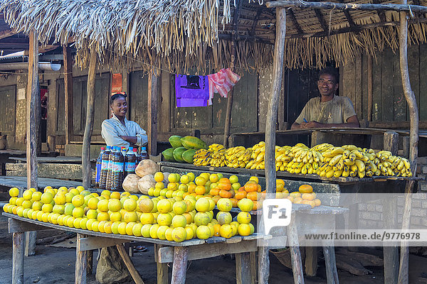 Blumenmarkt Frucht Fernverkehrsstraße vorwärts Afrika Madagaskar