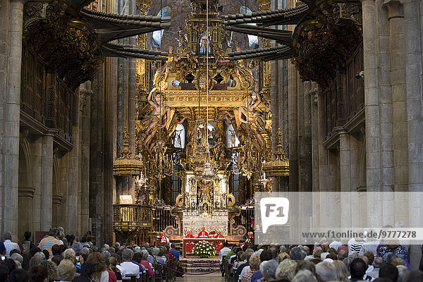 Mass being celebrated by priest in Roman Catholic Cathedral  Catedral de Santiago de Compostela  UNESCO World Heritage Site  Santiago de Compostela  Galicia  Spain  Europe
