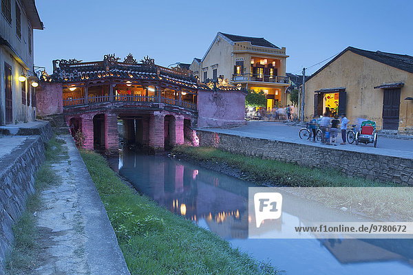 Japanese Bridge at dusk  Hoi An  UNESCO World Heritage Site  Quang Nam  Vietnam  Indochina  Southeast Asia  Asia