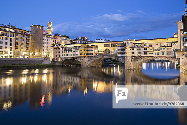 Ponte Vecchio and River Arno at dusk  Florence  UNESCO World Heritage Site  Tuscany  Italy  Europe