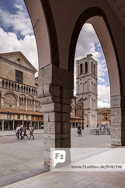 Europa Außenaufnahme Großstadt UNESCO-Welterbe Emilia-Romangna Kathedrale Basilika Ferrara Italien