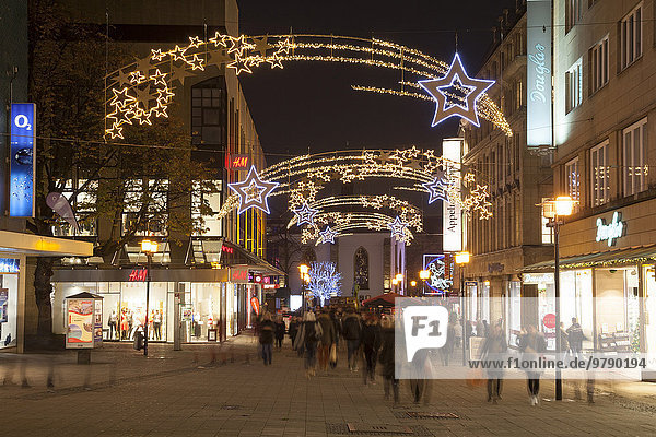 Pedestrianised shopping street Kettwiger Straße with Christmas lights  Essen  Ruhr Area  North Rhine-Westphalia  Germany  Europe