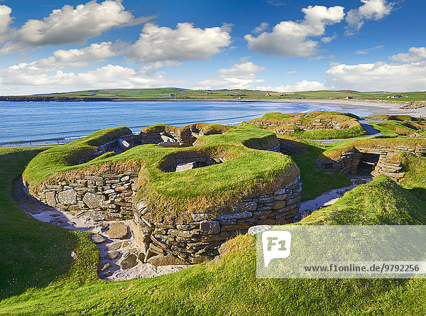 Skara Brae  jungsteinzeitliche Siedlung  circa 3000 vor Christus  die am besten erhaltene Gruppe prähistorischer Häuser in Westeuropa  UNESCO Weltkulturerbe  Orkney-Inseln  Schottland  Großbritannien  Europa