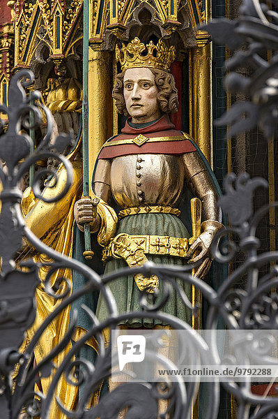 Gotische Figur Alexander der Große  Schöner Brunnen  Nürnberg  Mittelfranken  Franken  Bayern  Deutschland  Europa