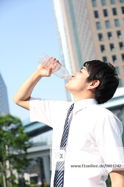 Wasser Geschäftsmann Sommer Wärme trinken japanisch