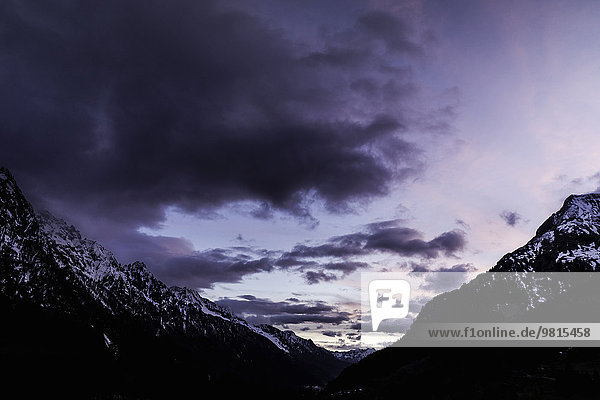 Silhouettenansicht der Berge  Malojapass  Graubünden  Schweiz