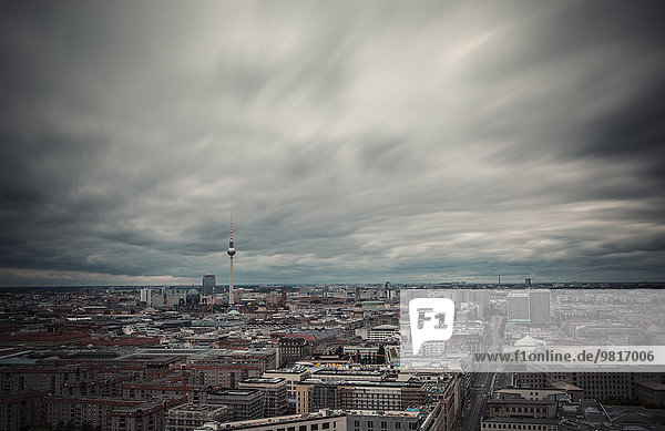 Deutschland  Berlin  Stadtansicht mit Fernsehturm vom Potsdamer Platz aus