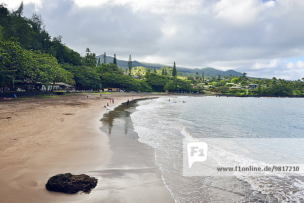 USA  Hawaii  Maui  Hana Beach Park  beach with reddish sand
