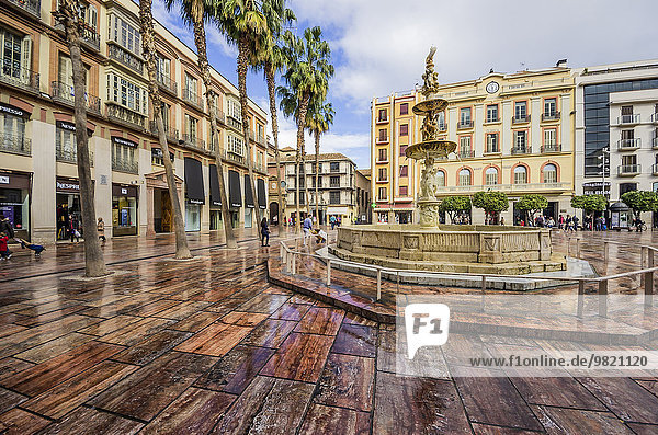 Spanien  Andalusien  Malaga  Altstadt  Plaza de la Constitucion  Springbrunnen