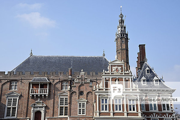 Rathaus mit Kirche St. Bavokerk  Grote Markt  Marktplatz  Haarlem  Nordholland  Niederlande  Europa