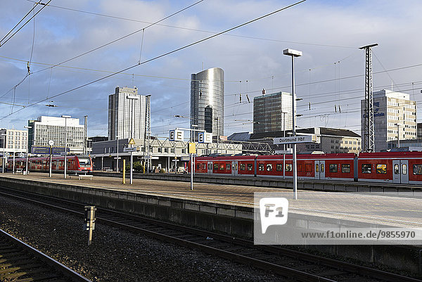 Bahnhof,  Dortmund,  Nordrhein-Westfalen,  Deutschland,  Europa