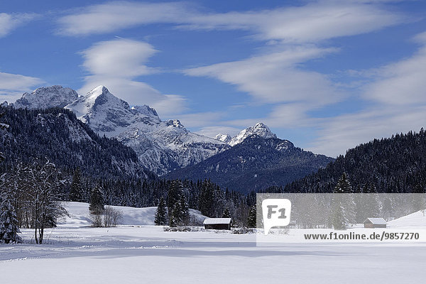 Winterlandschaft  bei Klais  Werdenfelser Land  Oberbayern  Bayern  Deutschland  Europa