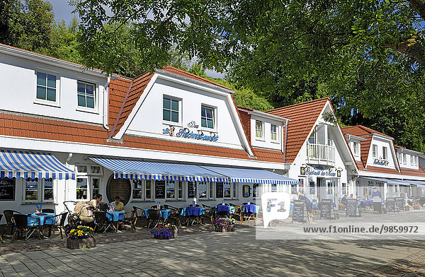 Restaurants am Stadthafen  Sassnitz  Rügen  Mecklenburg-Vorpommern  Deutschland  Europa
