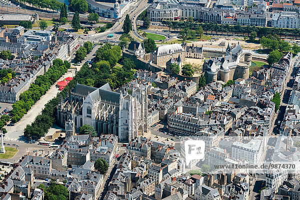 Palast Schloß Schlösser Kathedrale Heiligtum Ansicht Nantes Luftbild Fernsehantenne Allee Bretagne Innenstadt Pierre