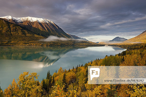 nahe Landschaftlich schön landschaftlich reizvoll See Herbst Ansicht landen Kenai-Fjords-Nationalpark Alaska Küfer Kenai-Halbinsel