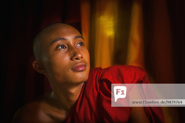Portrait Myanmar Kloster Mönch