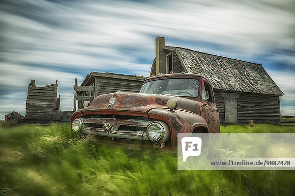 Ländliches Motiv ländliche Motive Wolke Wohnhaus über lang langes langer lange dahintreibend Lastkraftwagen verlassen Zimmer Saskatchewan
