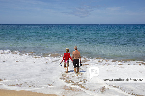 Senior Senioren Wasser Fröhlichkeit Strand Tourist Verbindung türkis Bucht