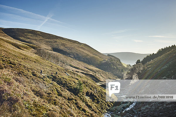 Talbach am frostigen Morgen Hope Valley Peak District UK
