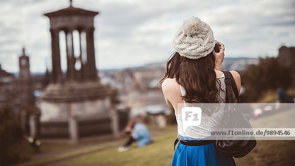 junge Frau junge Frauen Fotografie nehmen drehen Großbritannien