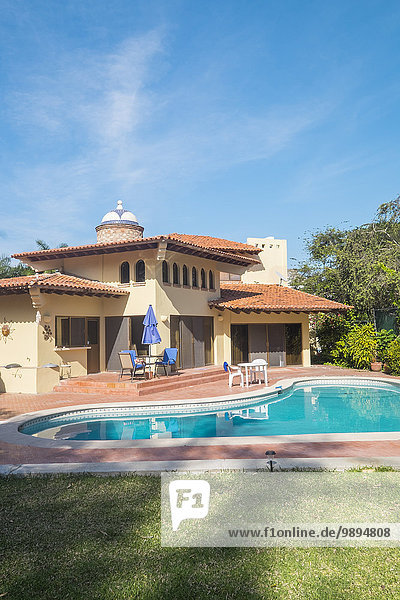 Mexiko  Wohnhaus mit Schwimmbad
