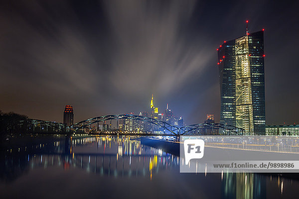 Deutschland  Hessen  Frankfurt  ECB Tower bei Nacht