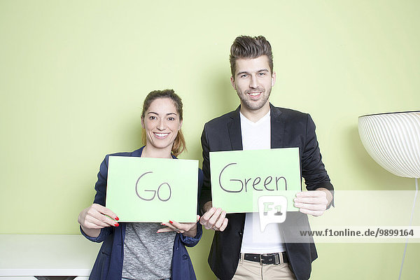 Zwei Kollegen für grüne Energie