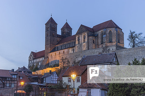 Deutschland  Sachsen-Anhalt  Quedlinburg  Abtei Quedlinburg am Abend