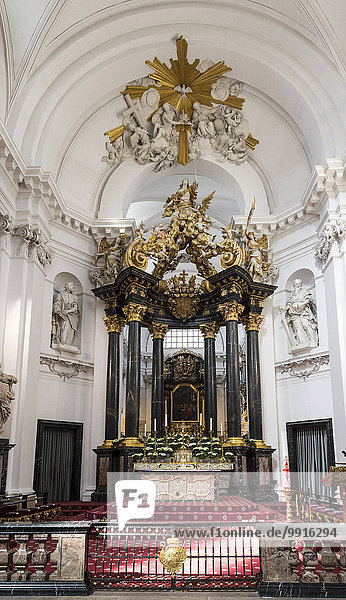 Altar im Dom St. Salvator zu Fulda  Fulda  Hessen  Deutschland  Europa
