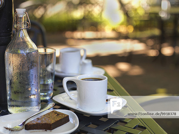 Wasser Tasse Glas weiß Teller Schokolade Veranda Kaffee Außenaufnahme Untertasse brownie Flasche Kanada