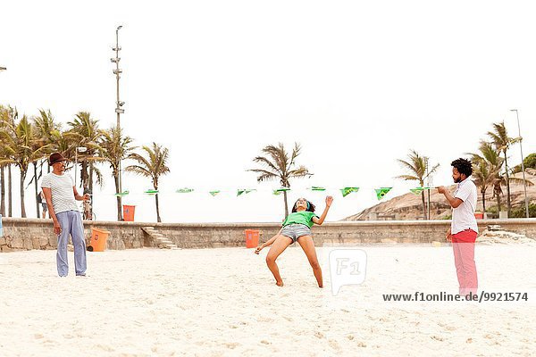 Volkstänze am Strand Rio de Janeiro Brasilien