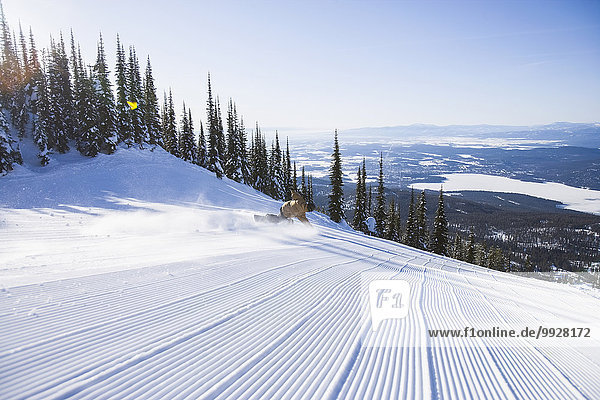 Snowboardfahrer Ski Seitenansicht Hang
