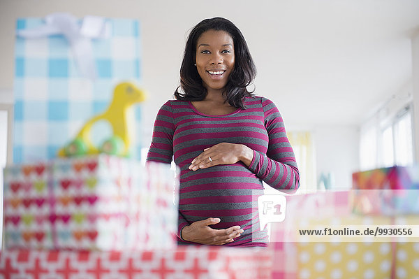 Geschenk Geburtsfest Baby Shower Babyparty Frau Bewunderung schwarz Schwangerschaft