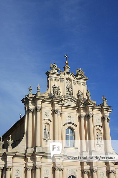 Warschau Hauptstadt Europa Kirche Fassade Hausfassade Figur Säule Polen
