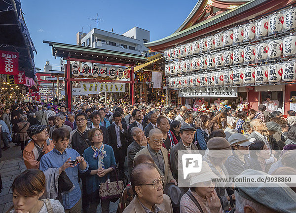 Mensch Menschen Fest festlich Großstadt Menschenmenge Tokyo Hauptstadt Laterne - Beleuchtungskörper Eingang Queue Festival Asakusa Asien bevölkert Ortsteil Japan