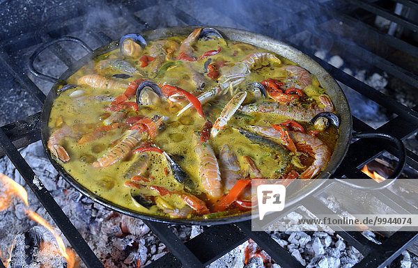 Paella mit Meeresfrüchten  Mallorca  Balearen  Spanien  Europa