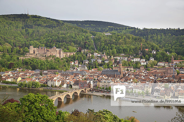 Blick über die Stadt vom Philosophenweg Heidelberg Baden-Württemberg Deutschland Europa