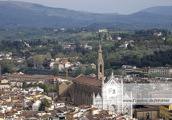 Stadtansicht von Florenz mit Santa Croce  Florenz  Toskana  Italien  Europa