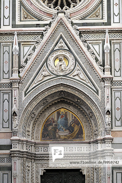 Detail der Marmor-Fassade  Dom  Duomo Santa Maria del Fiore  Florenz  Toskana  Italien  Europa