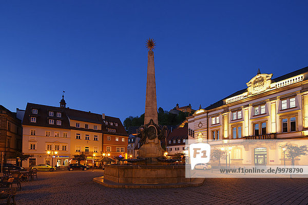 Luitpoldbrunnen am Marktplatz  Kulmbach  Oberfranken  Franken  Bayern  Deutschland  Europa