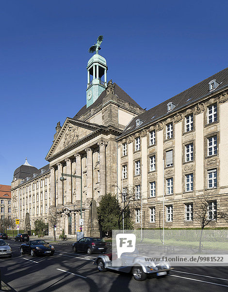 Regierungsgebäude  Sitz der Düsseldorfer Bezirksregierung  Düsseldorf  Rheinland  Nordrhein-Westfalen  Deutschland  Europa