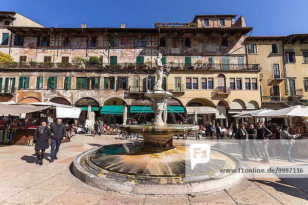 Italy  Veneto  Verona  Piazza delle Erbe  the fountain