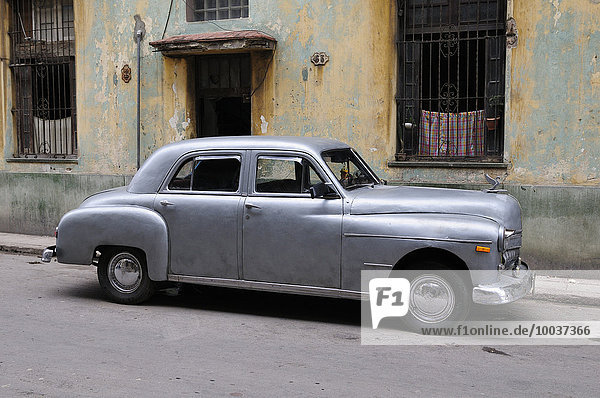 Amerikanischer Oldtimer  Havanna  Ciudad de La Habana  Kuba  Nordamerika