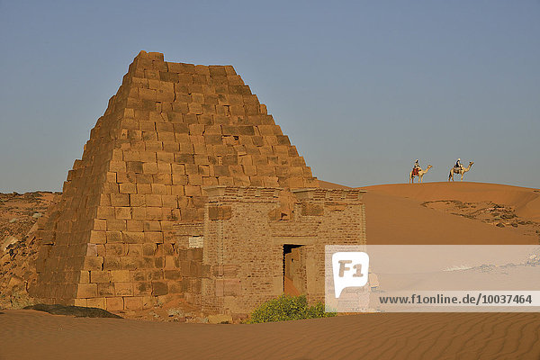 Pyramide des Südfriedhofs von Meroë  Schwarze Pharaonen  Nubien  Nahr an-Nil  Sudan  Afrika