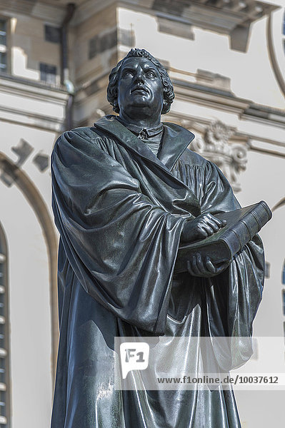 Martin Luther Memorial at the Frauenkirche  or Church of Our Lady  historic centre  Dresden  Saxony  Germany  Europe