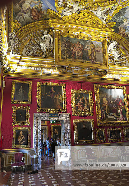 Saal im Palazzo Pitti  Florenz  Toskana  Italien  Europa