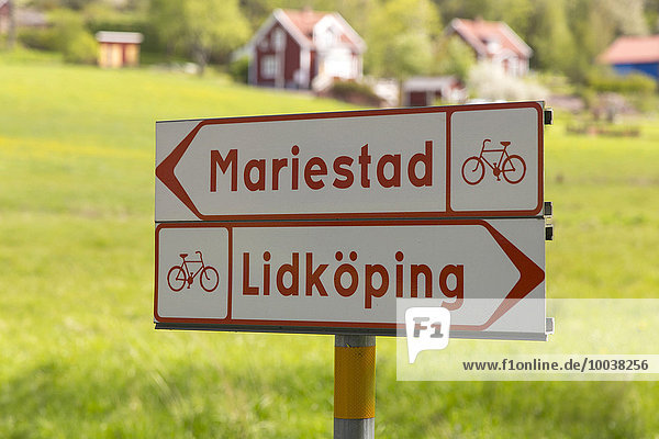 Hinweisschilder Fahrradweg nach Mariestad und Lidköping  Schweden  Europa